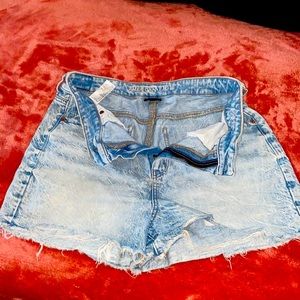 American eagle mom short